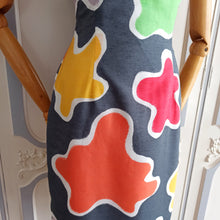 Laden Sie das Bild in den Galerie-Viewer, 1960s - Stunning Primary Colors Abstract Wiggle Dress - W26/27 (66/68cm)
