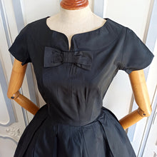Charger l&#39;image dans la galerie, 1950s - Exquisite Elegant Black Satin Dress - W25/26 (64/66cm)
