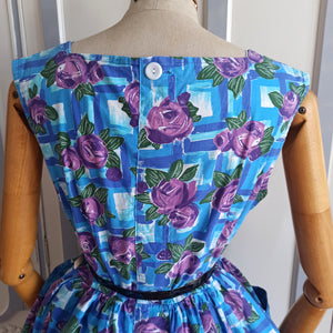 1950s 1960s - NORDLAND - Gorgeous Purple Rose Print Dress - W31 (80cm)