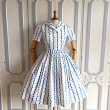 Load image into Gallery viewer, 1950s - Adorable Blue Flowers Print Cotton Shirt Dress - W26 (66cm)
