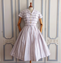 Charger l&#39;image dans la galerie, 1950s - Gorgeous Floral Embroidery Cotton Dress - W28 (72cm)
