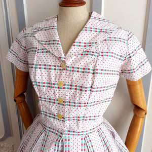1950s - Gorgeous Floral Embroidery Cotton Dress - W28 (72cm)