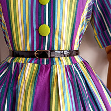 Laden Sie das Bild in den Galerie-Viewer, 1950s - Stunning Rainbow Purple Stripes Shirt Dress - W30 (76cm)
