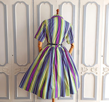 Charger l&#39;image dans la galerie, 1950s - Stunning Rainbow Purple Stripes Shirt Dress - W30 (76cm)
