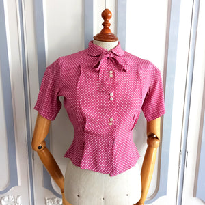 1930s - Adorable Peter Pan Collar Magenta Dotted Crepe Blouse - XS/S