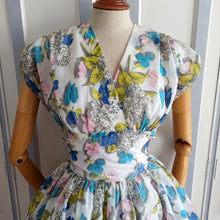 Load image into Gallery viewer, 1940s 1950s - Provawear, UK - Adorable Pastel Floral Dress - W32 (82cm)
