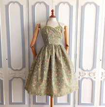 Charger l&#39;image dans la galerie, 1940s 1950s - Gorgeous Floral Halter Dress - W24 (60cm)
