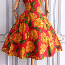 Load image into Gallery viewer, 1950s 1960s - Stunning French Red Floral Print Cotton Dress - W29 (74cm)
